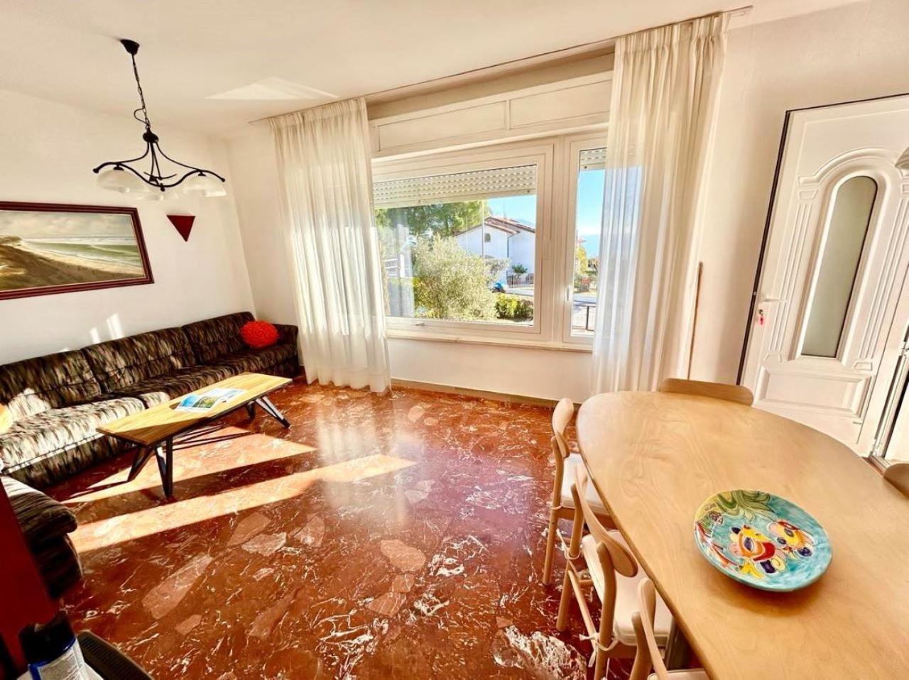 Villa Edith - Stupenda Villa Con Terrazzo Vista Mare E Spiaggia Inclusa Numana Exterior foto